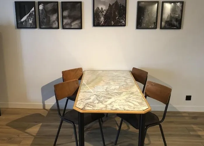 Апартаменти Base Camp Vue Mont Blanc Centre *