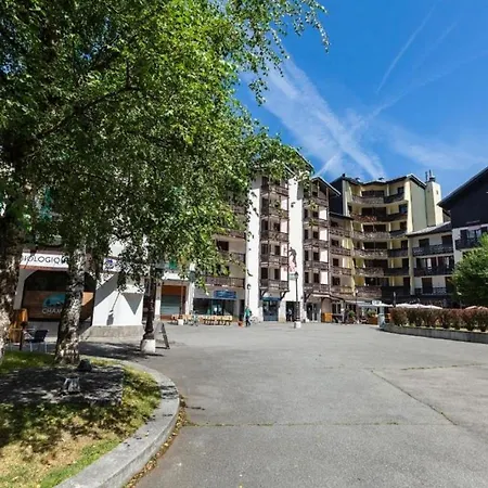 Base Camp Vue Mont Blanc Centre * Шамоні