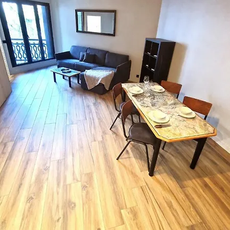 Base Camp Vue Mont Blanc Centre Apartamento *